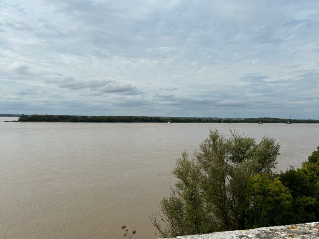 La Gironde devant la citadelle de Blaye