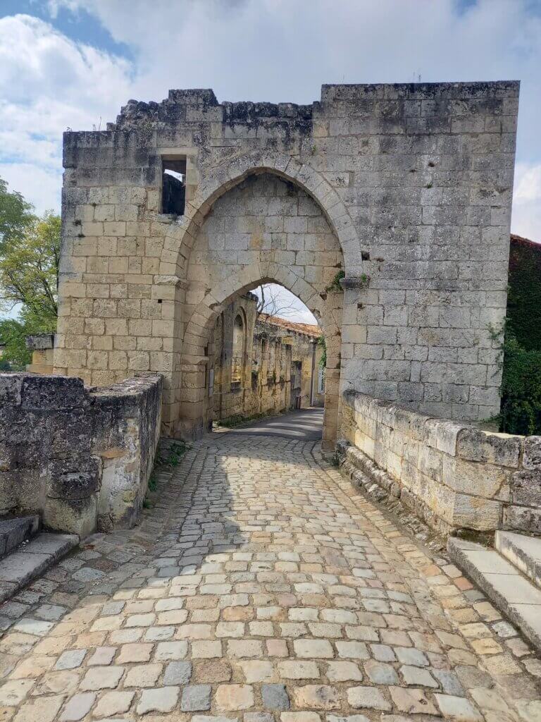 Porte Brunet à Cloître de Saint-Emilion