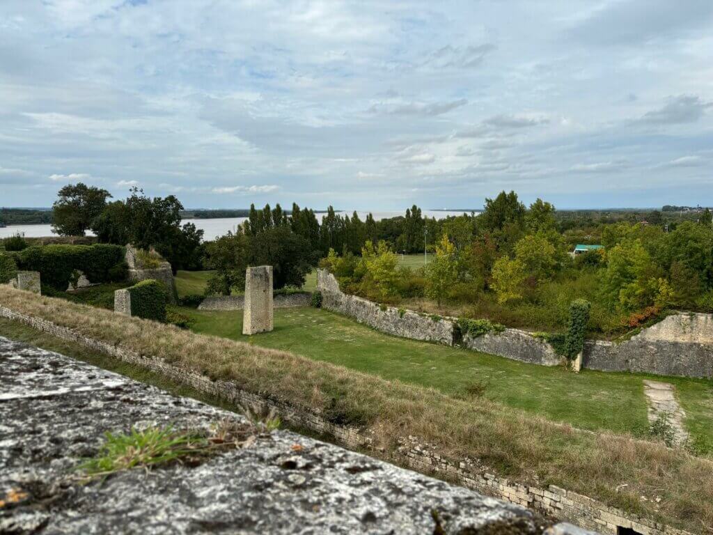 Ruines du château des rudelles (citadelle de Blaye)