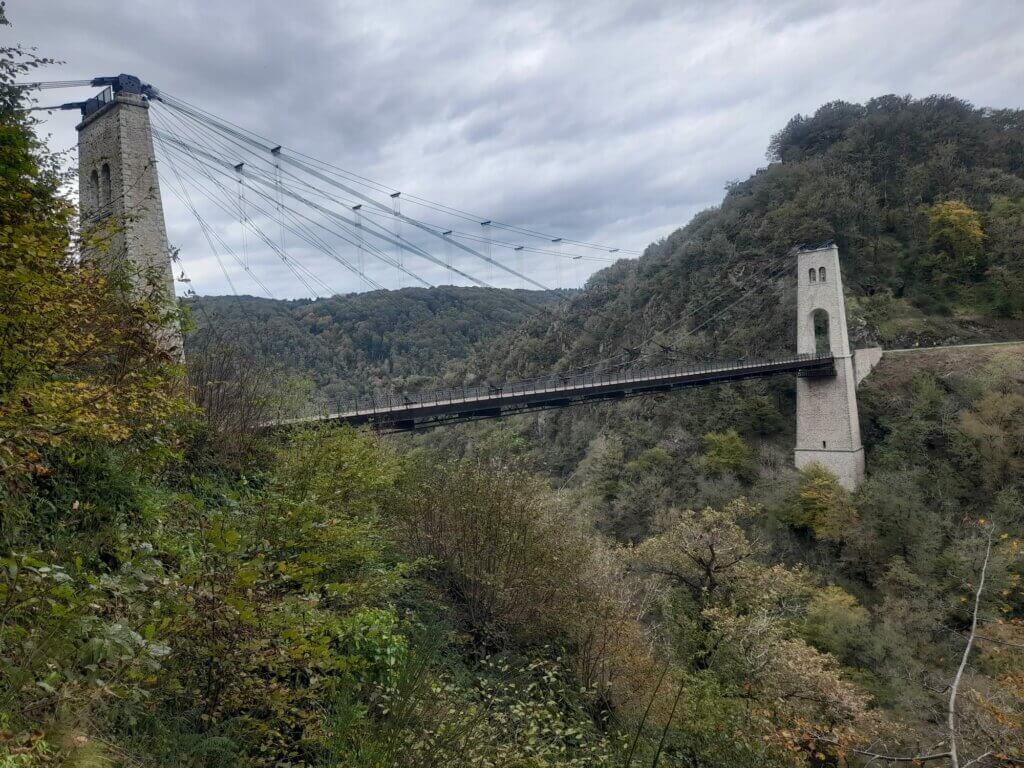 Viaduc des Rochers Noirs côté Soursac